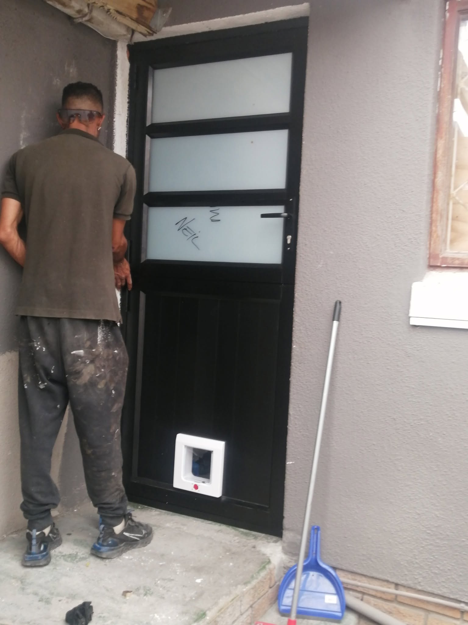 Aluminium entrance door